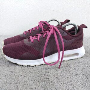 Nike Air Max Tavas Womens Size 9 Running Shoes 916791-602 Red Sneakers Low Top